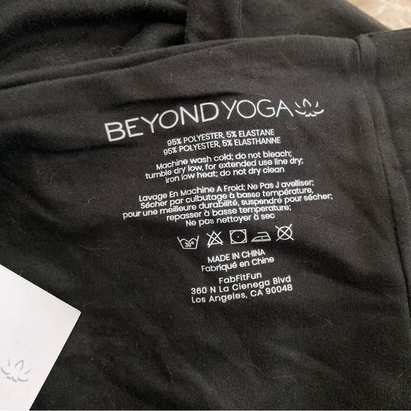 Beyond Yoga Hidden Pocket Infinity Loop Circle Wrap Scarf New with tag. - Picture 7 of 8